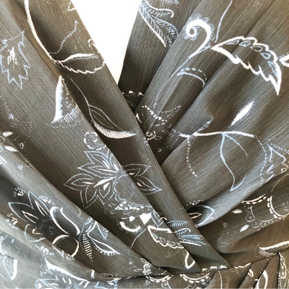 Anthropology’s Lovely Floral Print Halogen Brand Dress. Size: Small - Picture 7 of 15